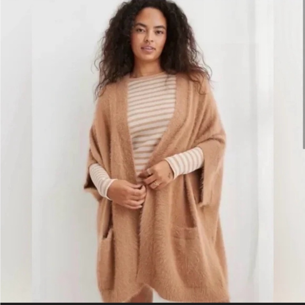 Aerie fuzzy tan short sleeve cardigan size XS/S